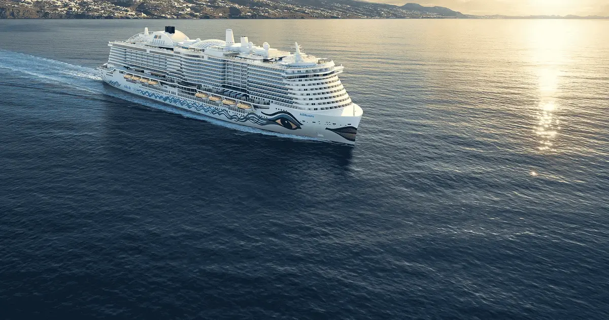 AIDAcosma auf See als Vertreterin der AIDA-Flotte im Schiffsvergleich