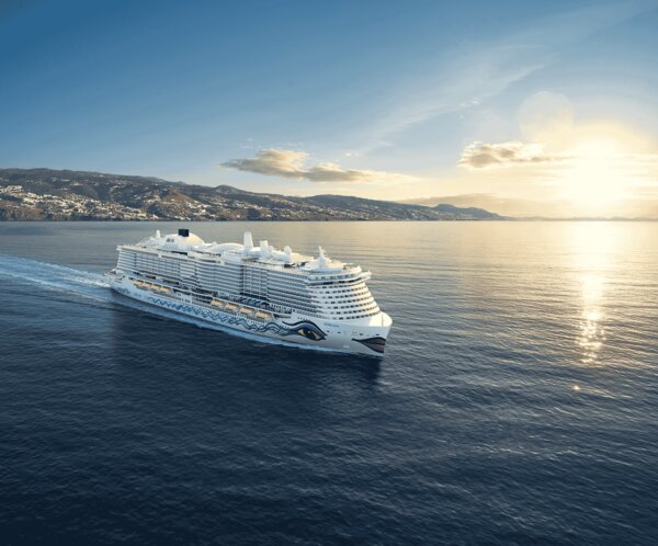 AIDAcosma auf See – Helios-Klasse mit LNG-Antrieb