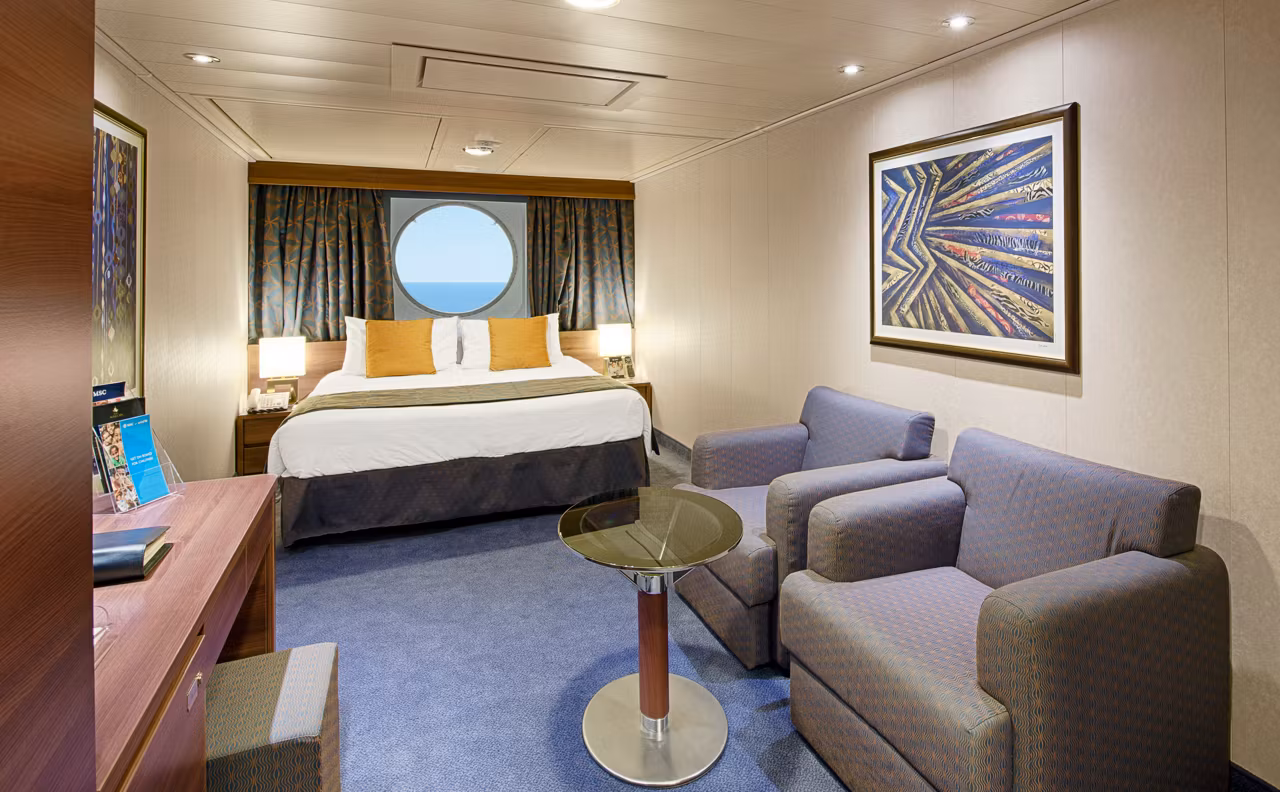 Repräsentative Meerblickkabine der MSC Divina