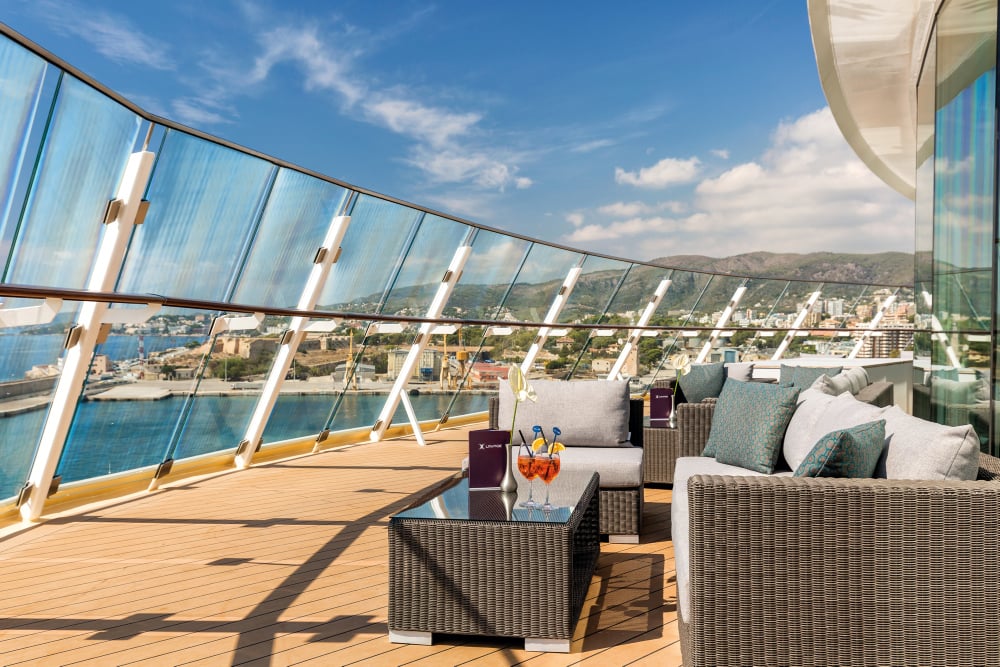 Mediterrane Schiffsterrasse mit Meerblick