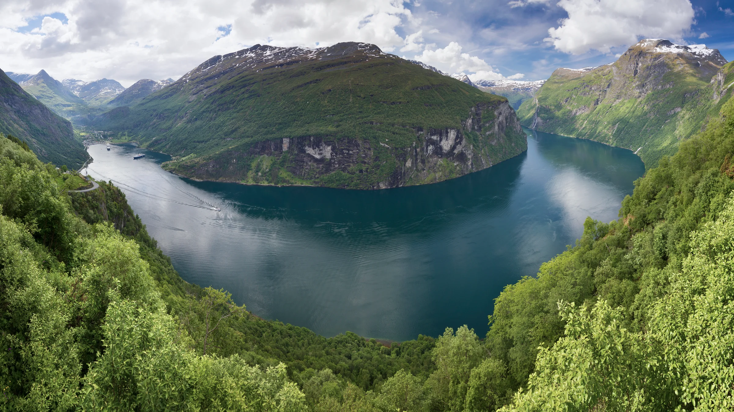 Der Geirangerfjord vom Aussichtspunkt Ørnesvingen