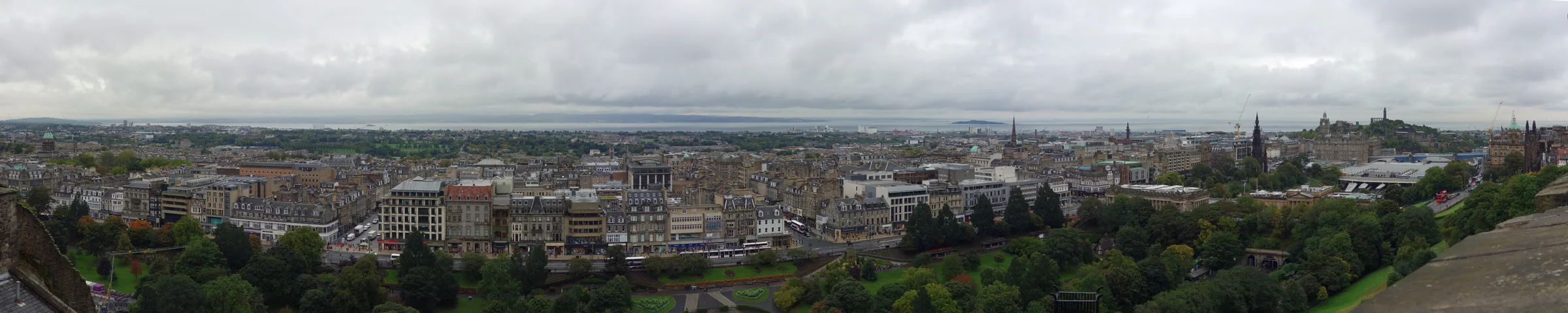 Edinburgh mit der Burg über der Altstadt