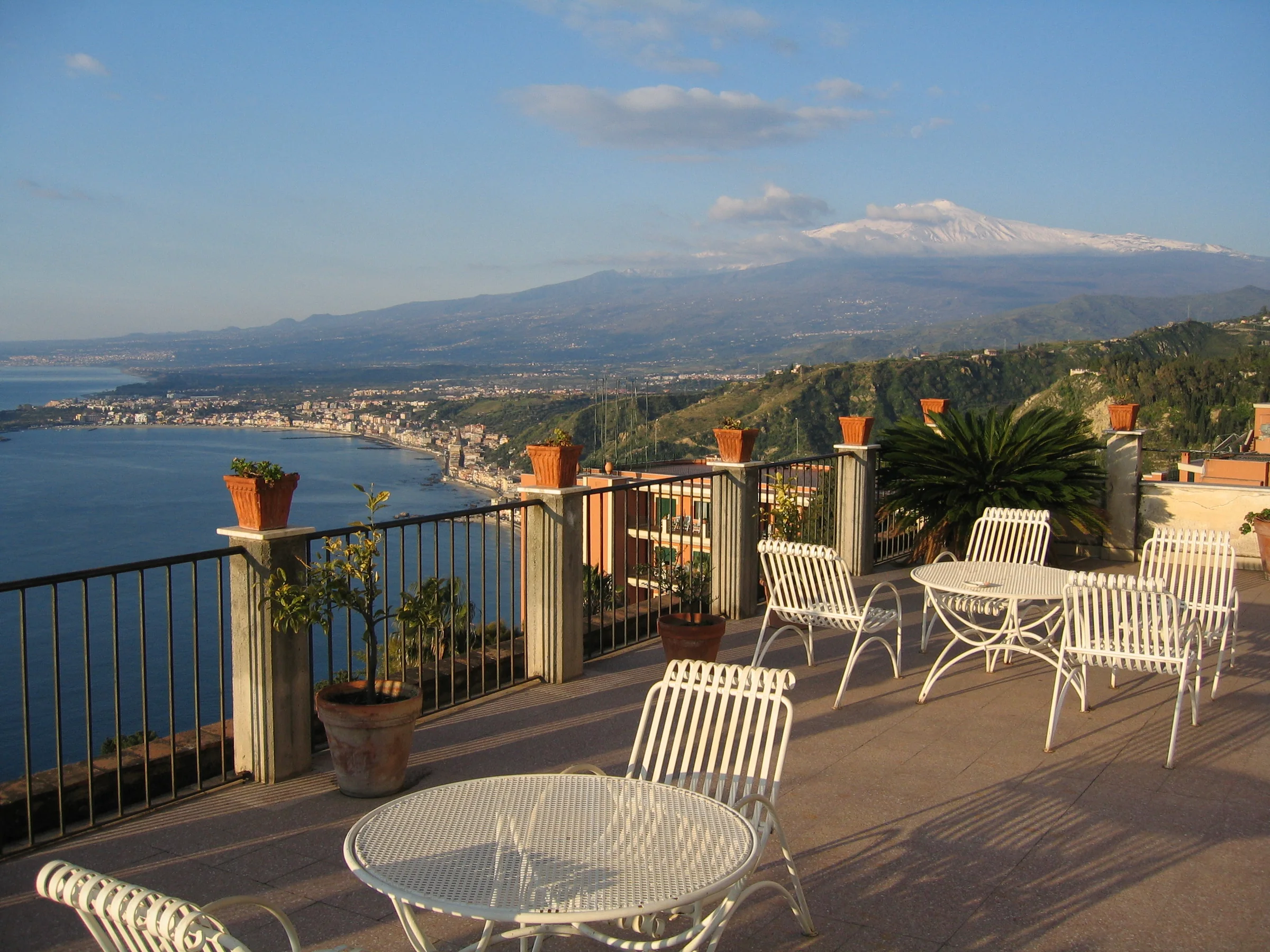 Blick von Taormina über die sizilianische Küste
